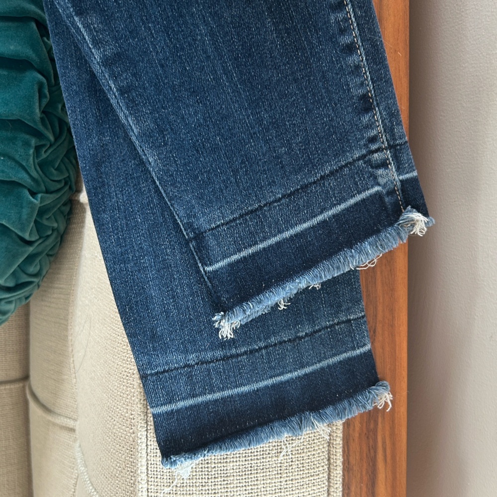 PAIGE Jeans Hoxton Ankle in Sandy/Undone Hem - Picture 9 of 9